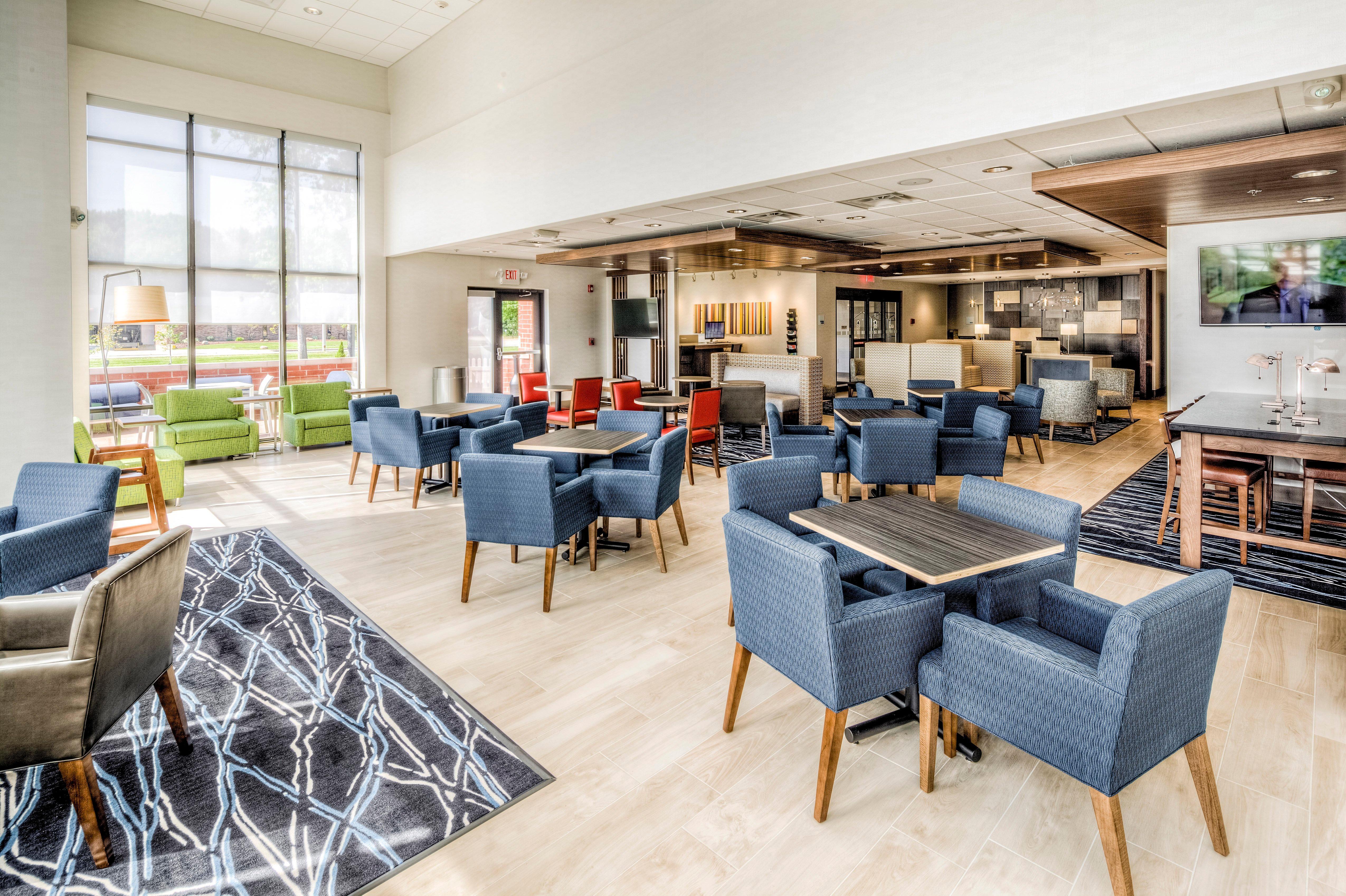 Holiday Inn Express & Suites Cleveland/Westlake By Ihg Exterior foto